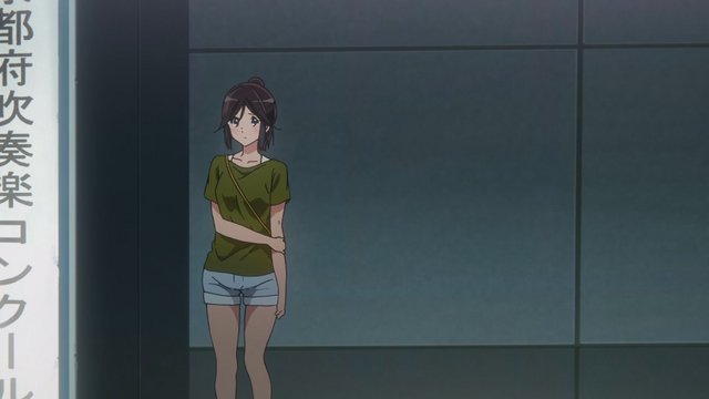 京都音乐厅正门前的伞